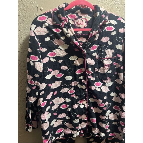 Victoria’s Secret Black With Pink Lips Pajama Set Woman’s Size Small - Picture 3 of 14